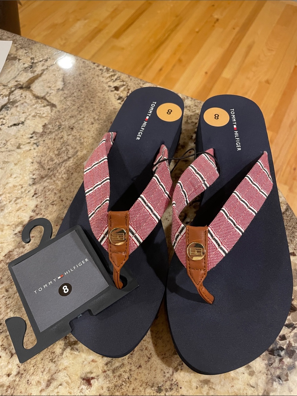 NWT Tommy Hilfiger Women’s Navy Flip Flops with Red Striped Fabric Straps